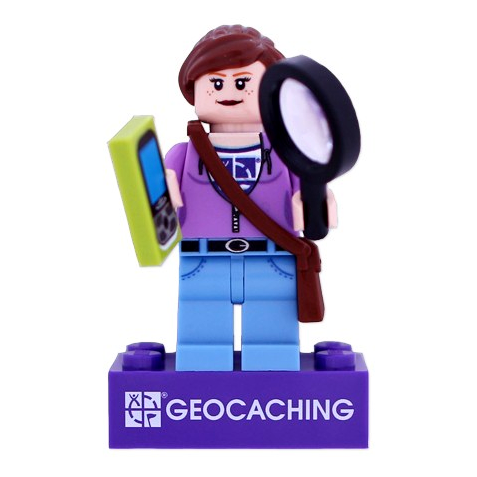 Hidey_01 Geocacherin Hidey mit trackable Stein, LEGO®-kompatibel